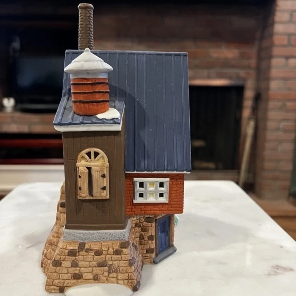 Dept 56 New England Village Series‎ Yankee Jud Bell Casting Box & Light